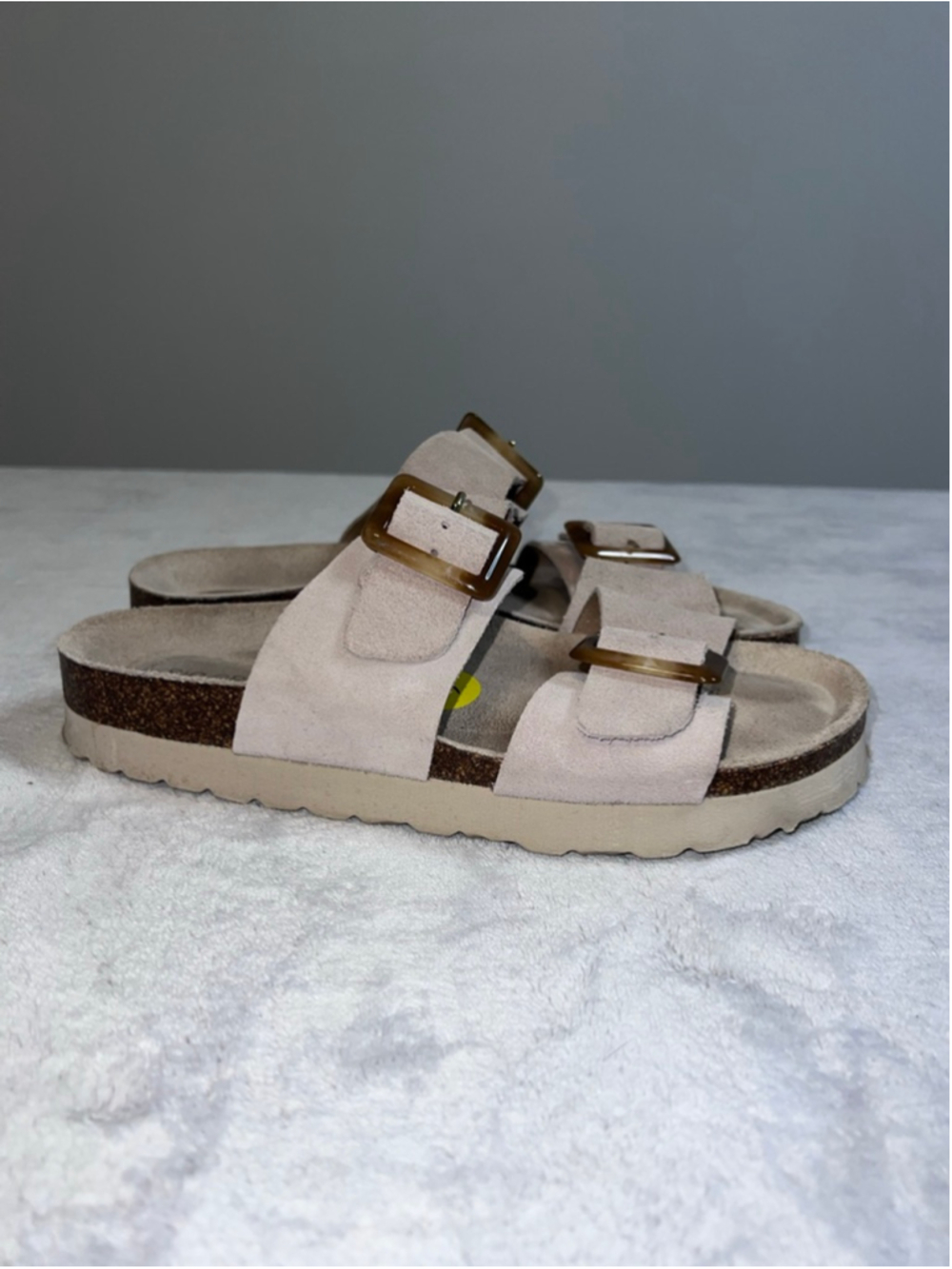 BIO GREEN Beige Tan Leather Buckle Sandals Size 9
